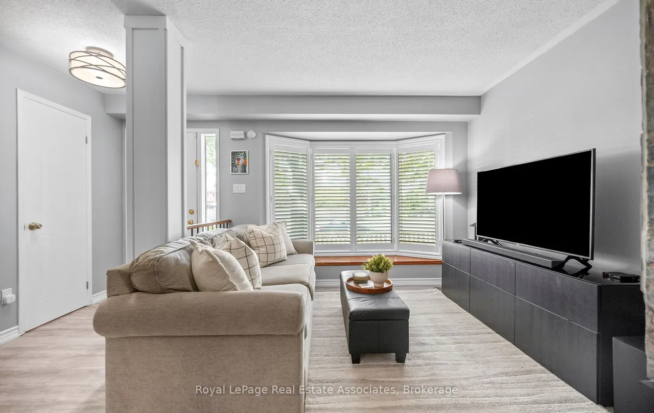 1485 Torrington Drive — photo 3