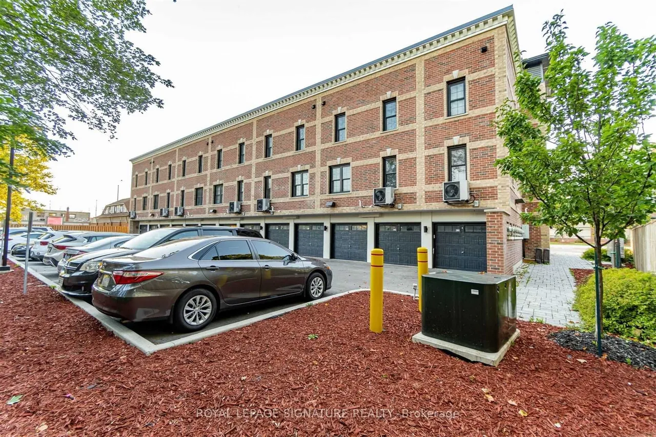 760 Lakeshore Road E — photo 21