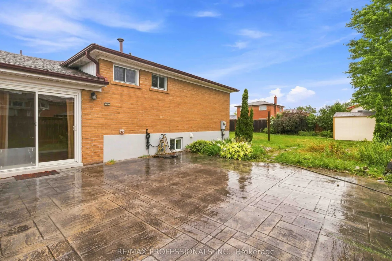 7449 Pickfair Drive — photo 24