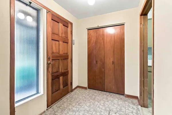 7449 Pickfair Drive — photo 2