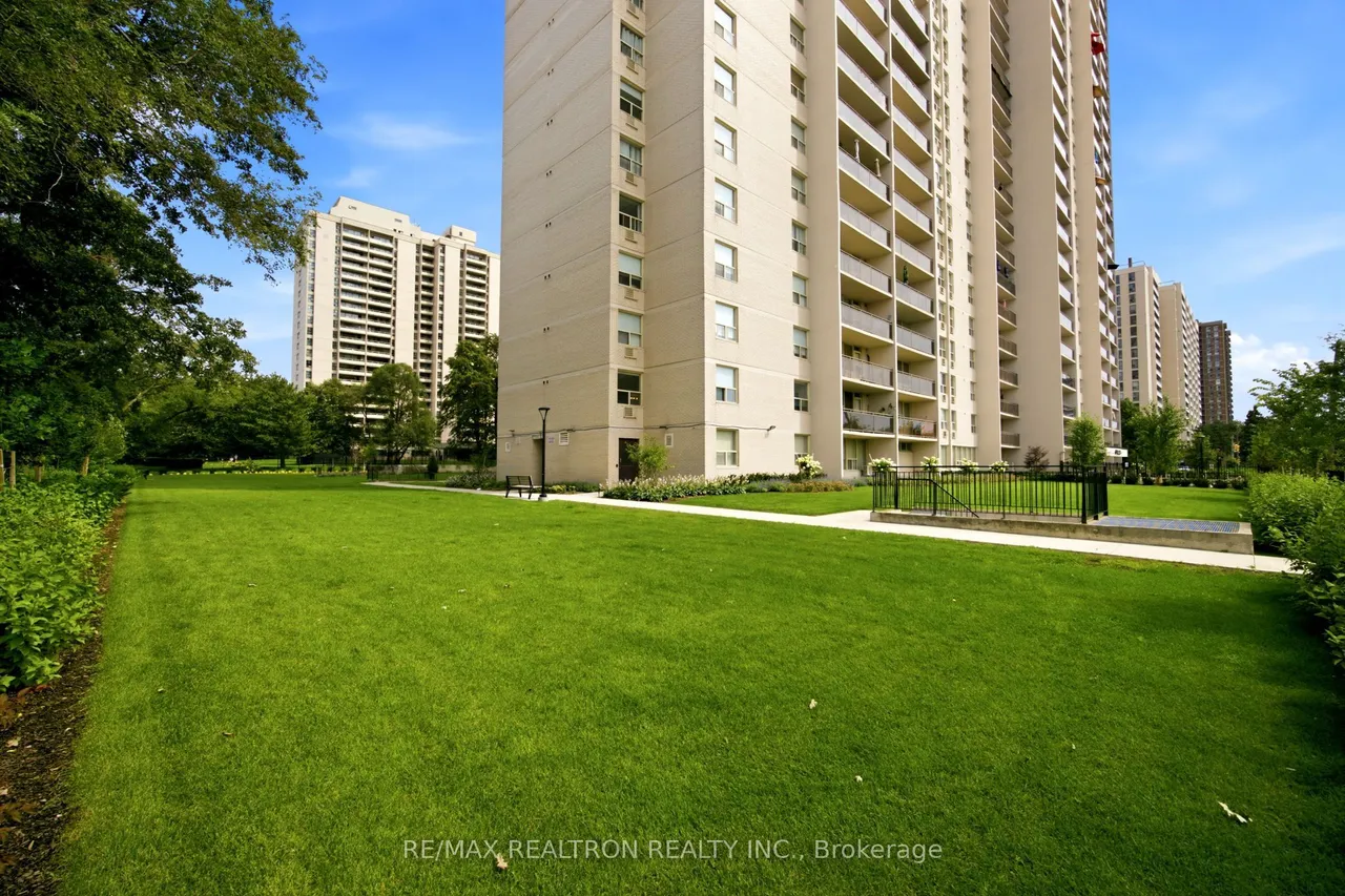 155 Marlee Avenue — photo 38
