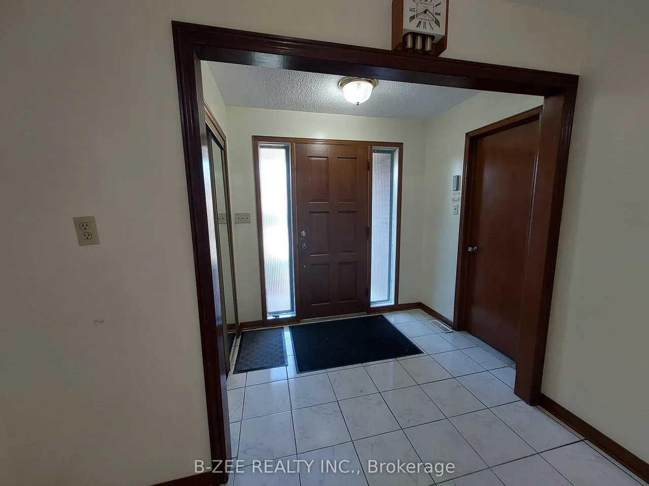 4174 Pascal Court — photo 2