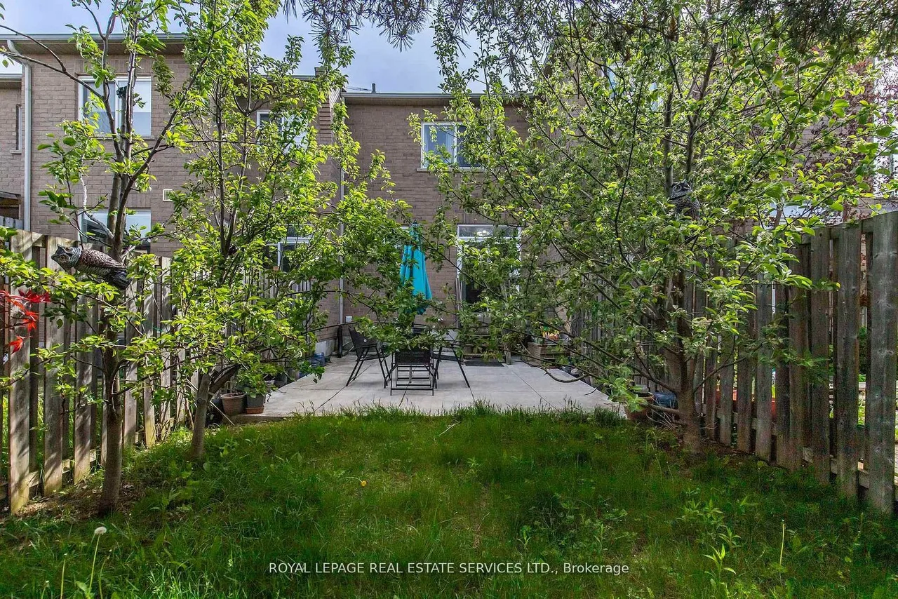 2307 Stone Glen Crescent — photo 32