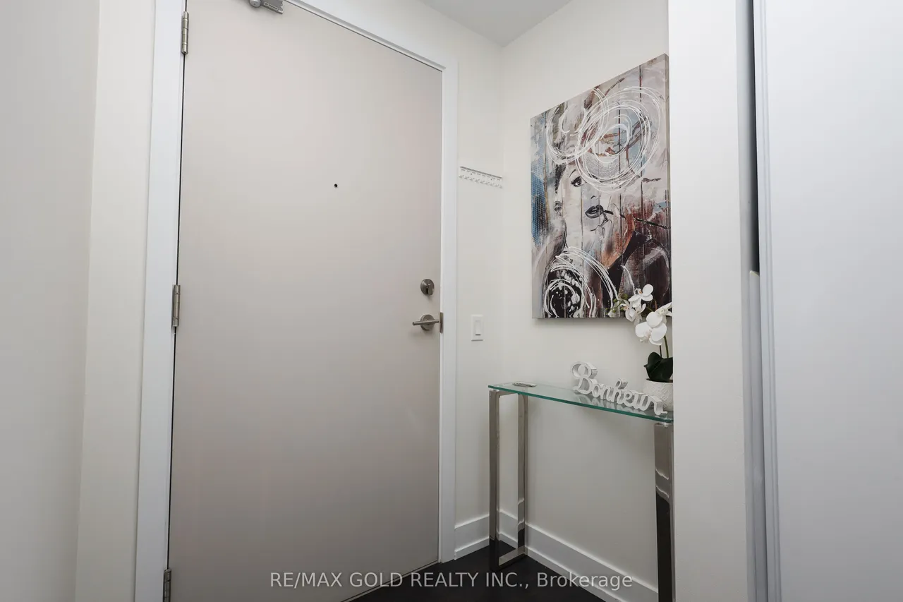 225 veterans Drive — photo 2