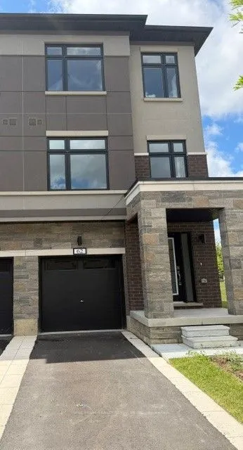 62 Fieldridge Crescent — photo 2