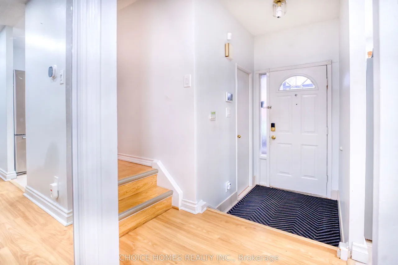 525 Meadows Boulevard — photo 3