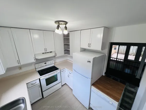 2050 Upper Middle Road — photo 2