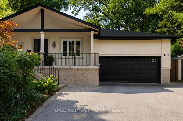 1063 Greenoaks Drive — photo 2