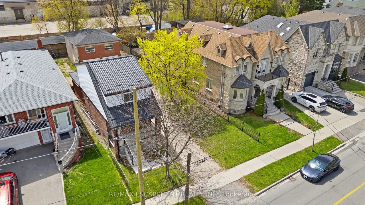 1049 Glencairn Avenue — photo 3