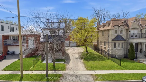 1049 Glencairn Avenue — photo 2