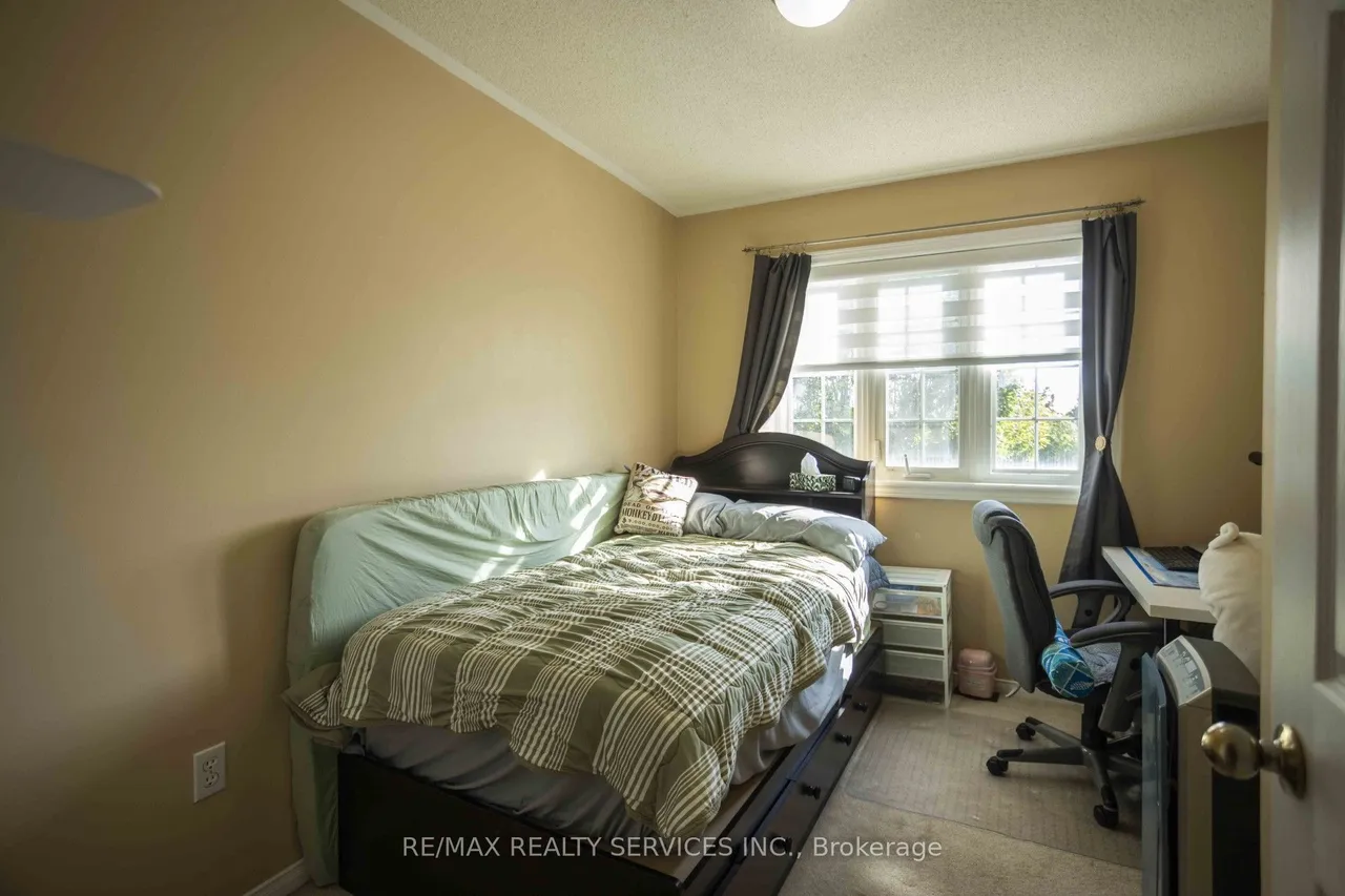 6830 Meadowvale Town Centre Circle — photo 13