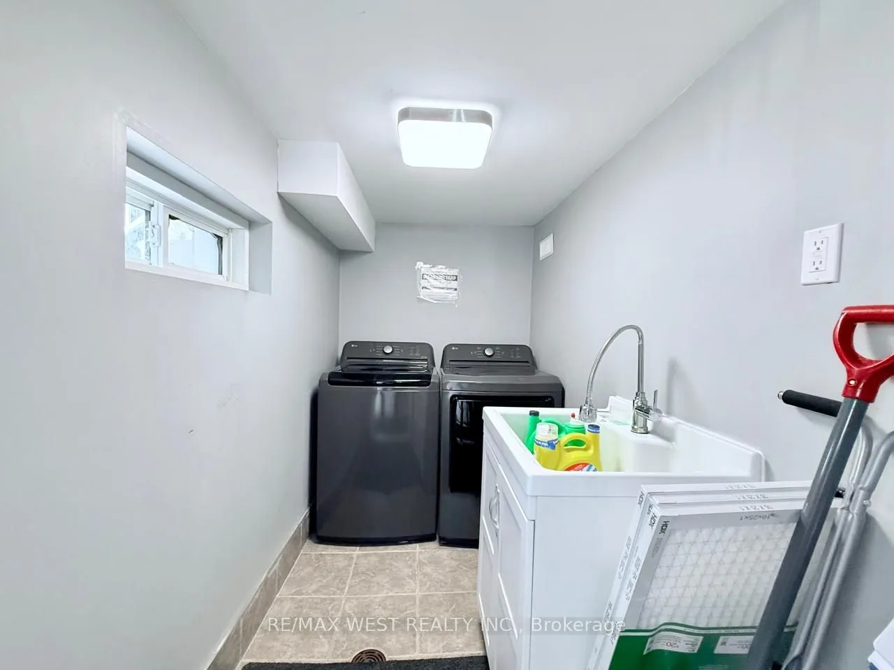 231 Rosemount Avenue — photo 16