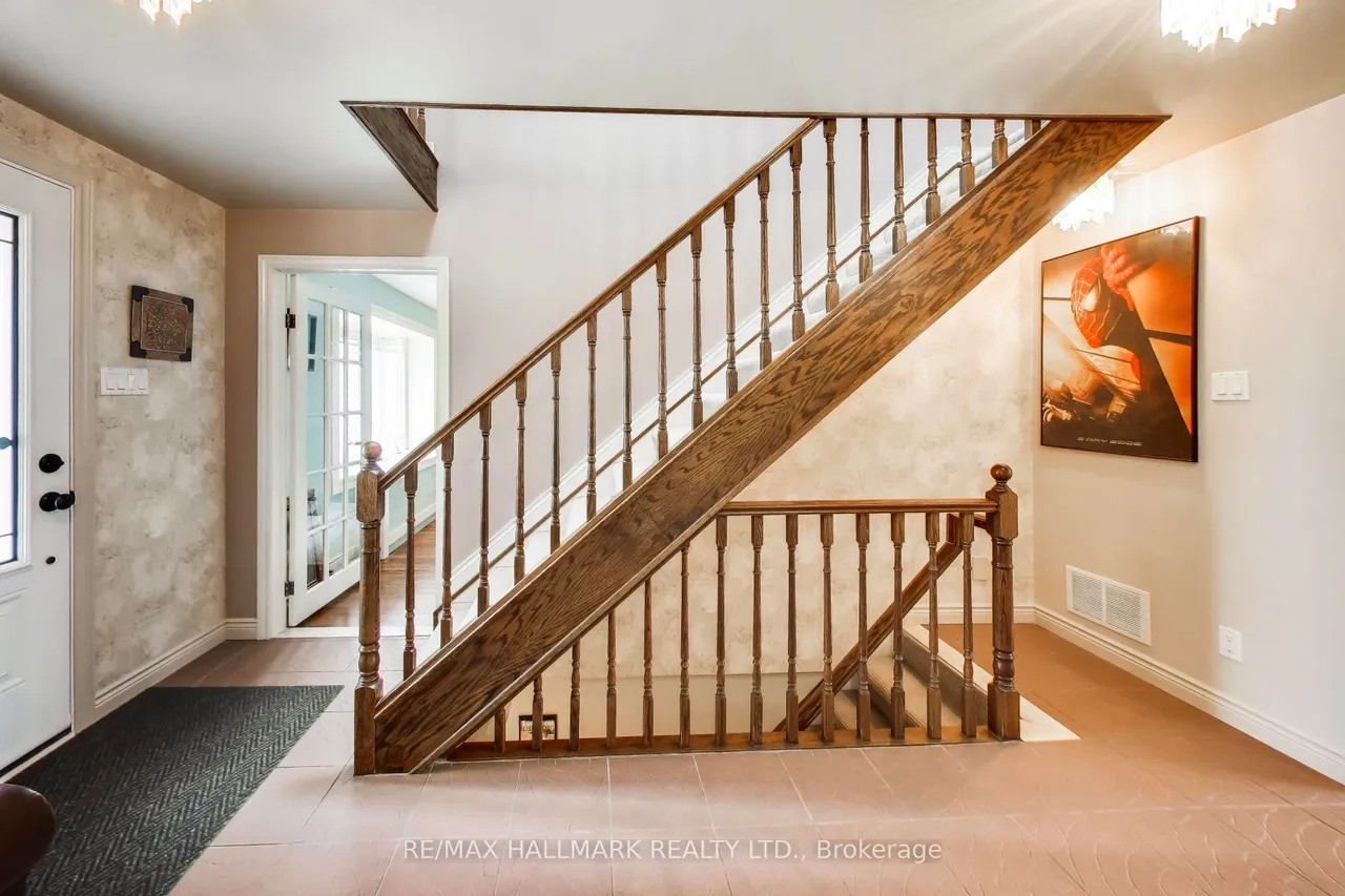 76 Ashbourne Drive — photo 3