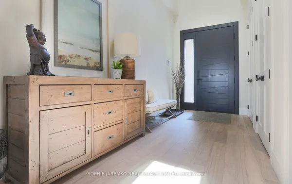 939 Melton Drive — photo 2