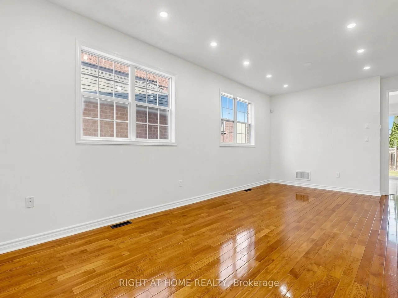 5817 Whitehorn Avenue — photo 2