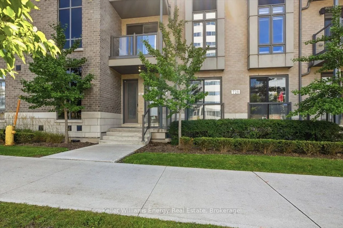 721 Lawrence Avenue W — photo 2
