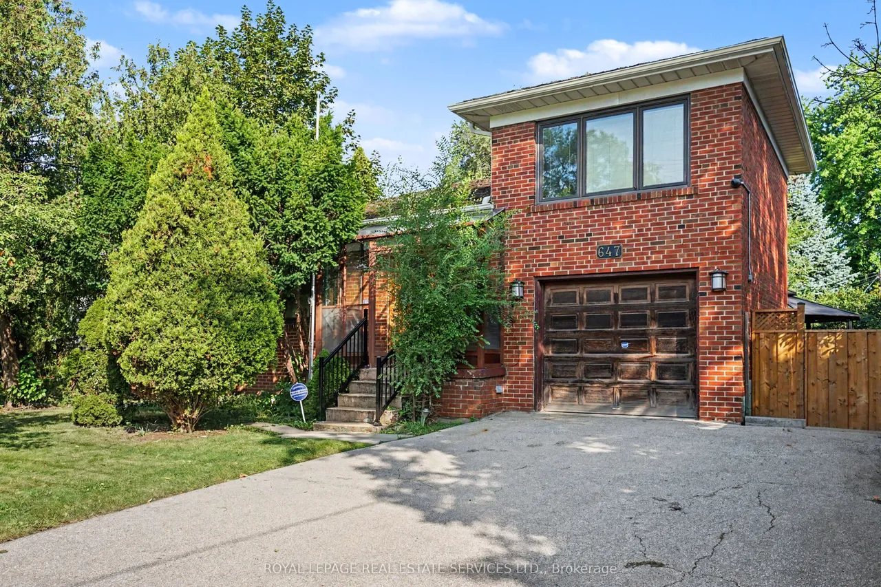 647 Burnhamthorpe Road — photo 2