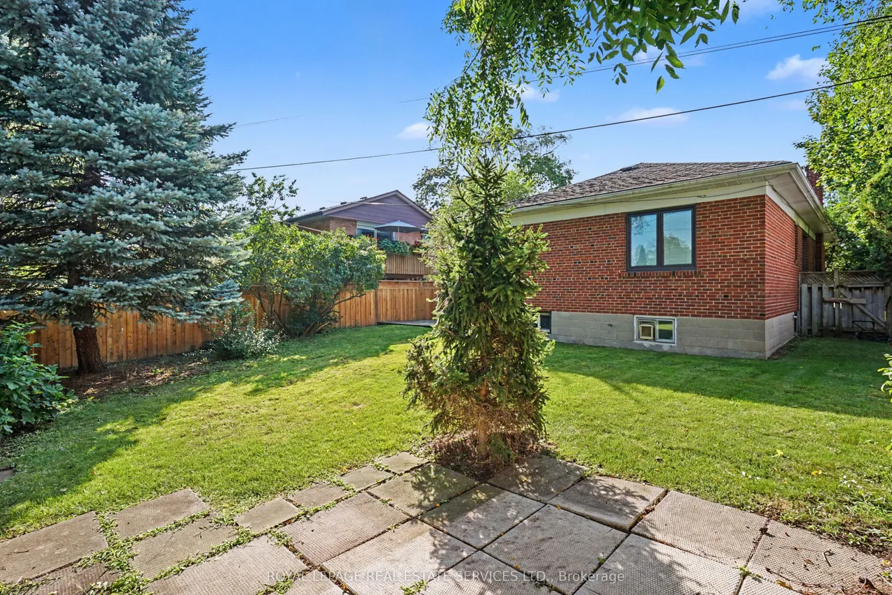 647 Burnhamthorpe Road — photo 45
