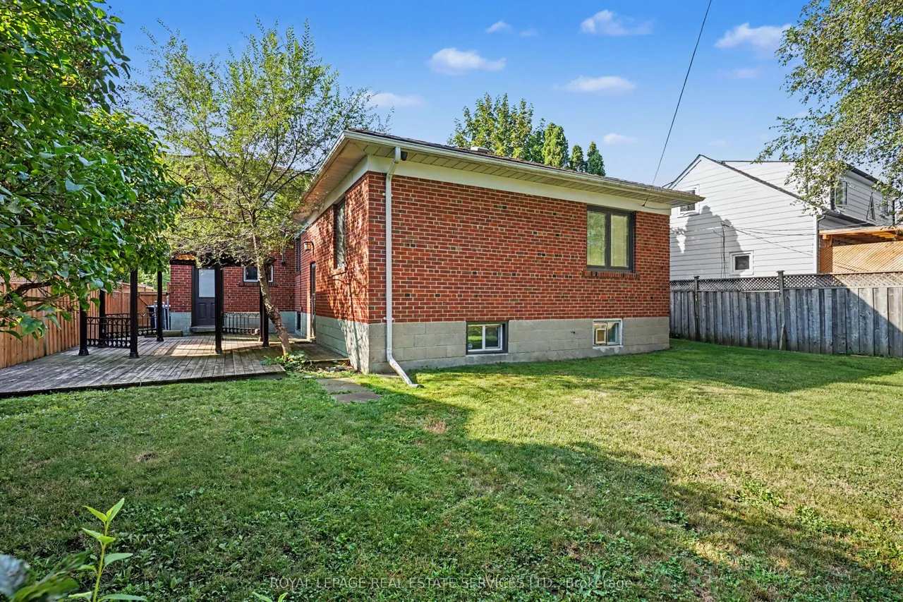 647 Burnhamthorpe Road — photo 46