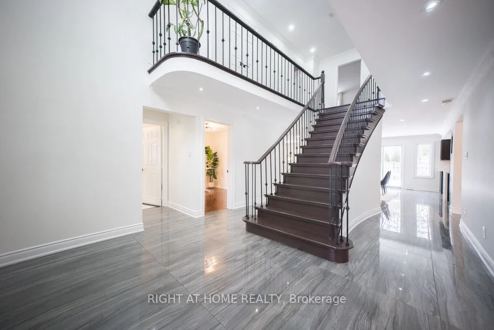 2088 Perran Drive — photo 3
