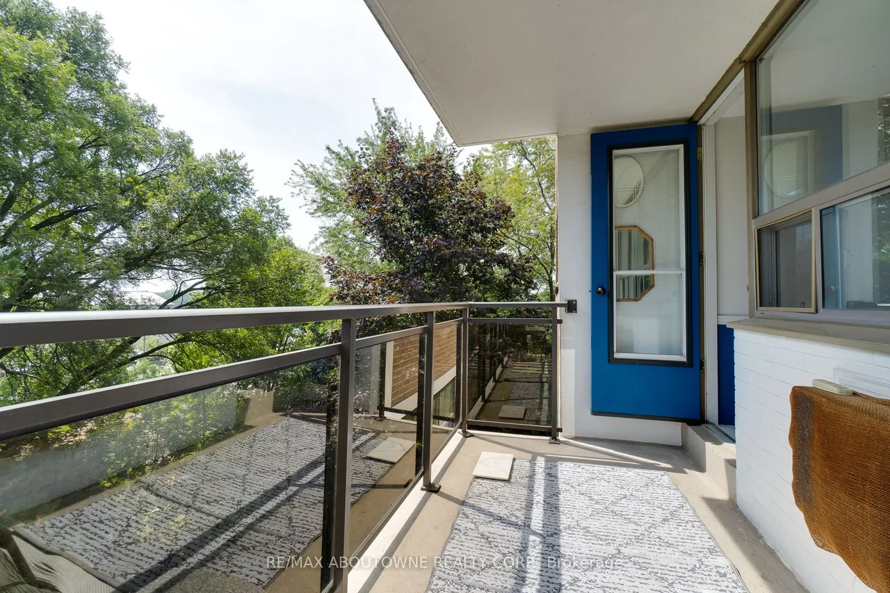 212 Kerr Street — photo 32