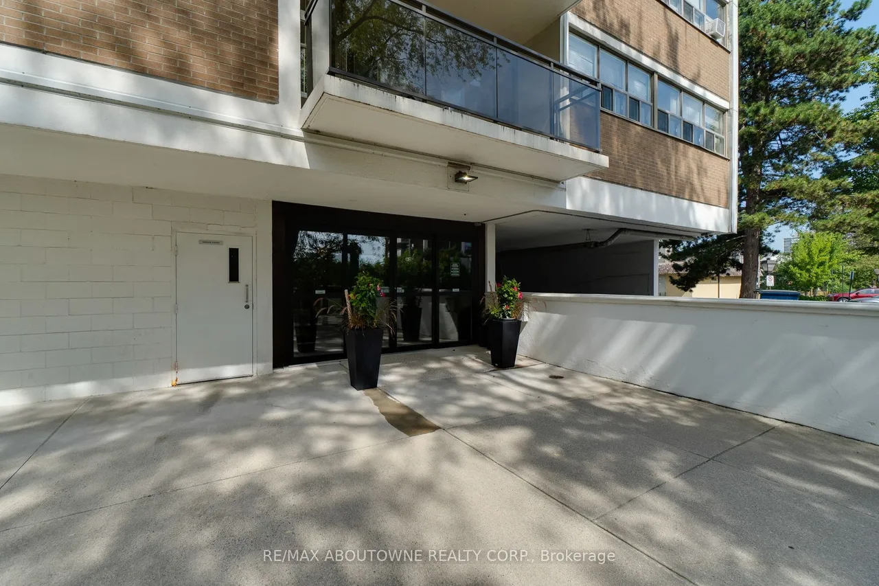 212 Kerr Street — photo 3