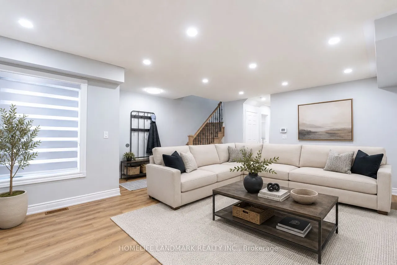 1192 Prestonwood Crescent — photo 3