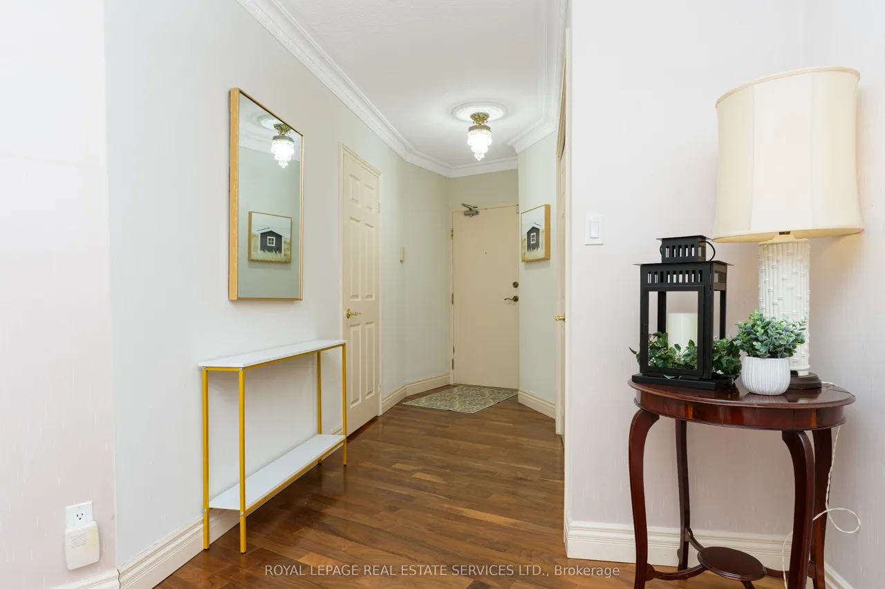 1240 Marlborough Court — photo 3