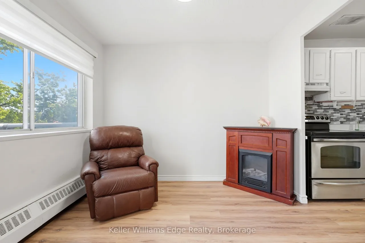 785 Browns Line — photo 3