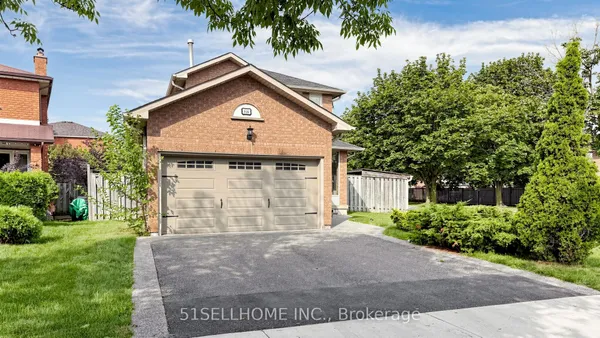 846 Savoy Crescent — photo 2