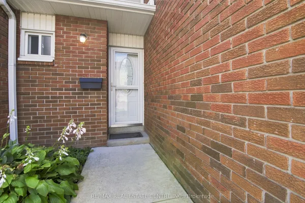 44 Franklin Court — photo 2