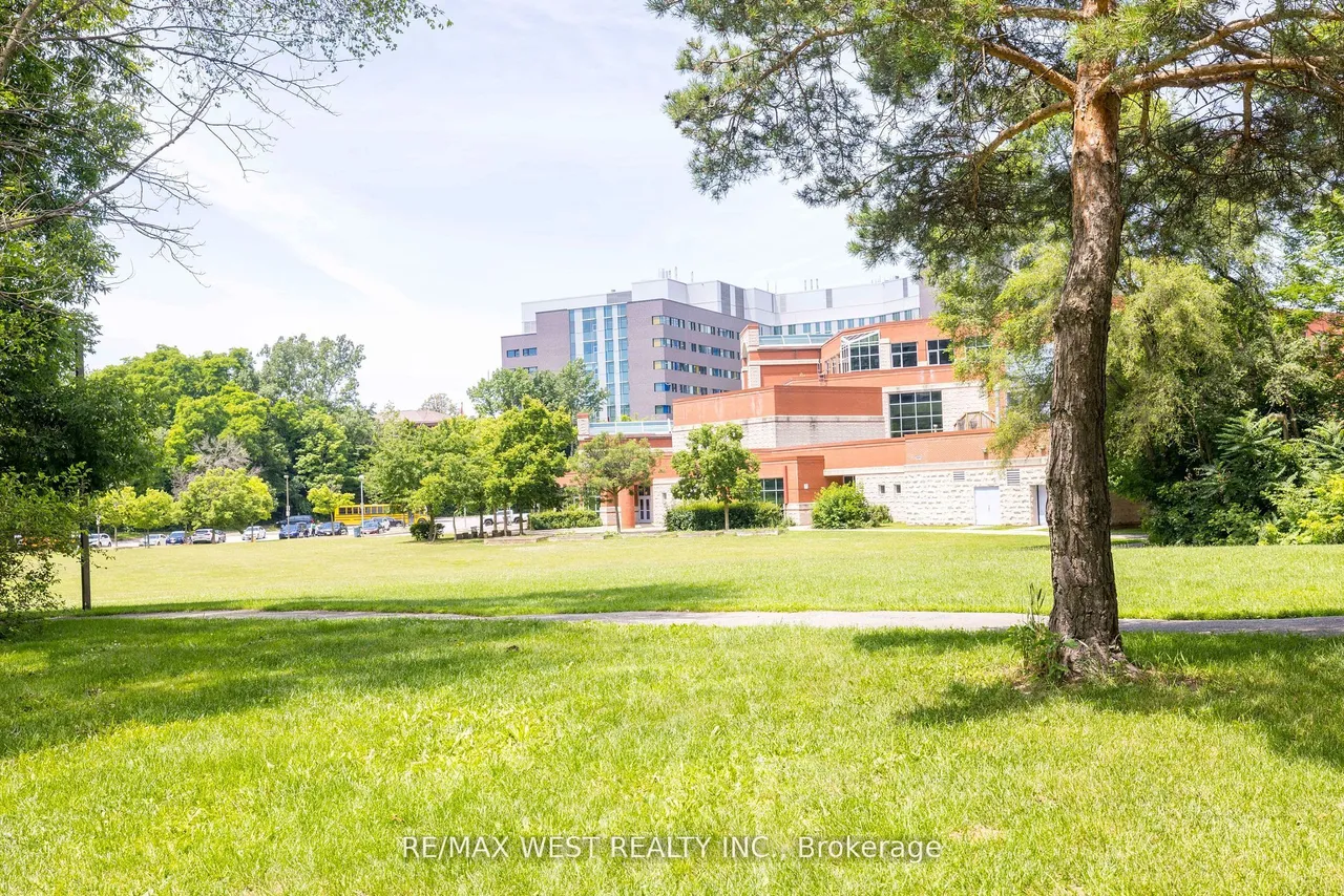 75 Emmett Avenue — photo 43