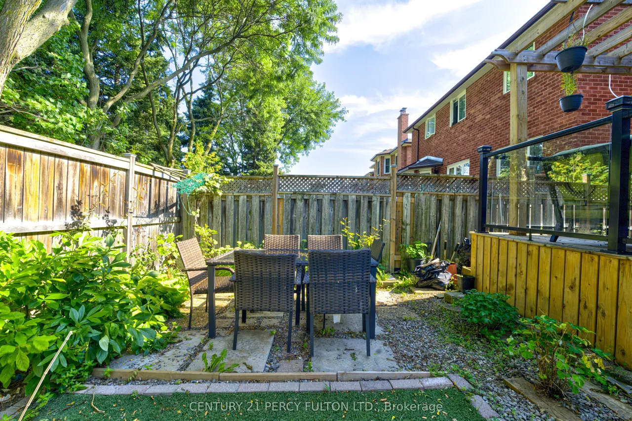1042 Wetherby Lane — photo 40