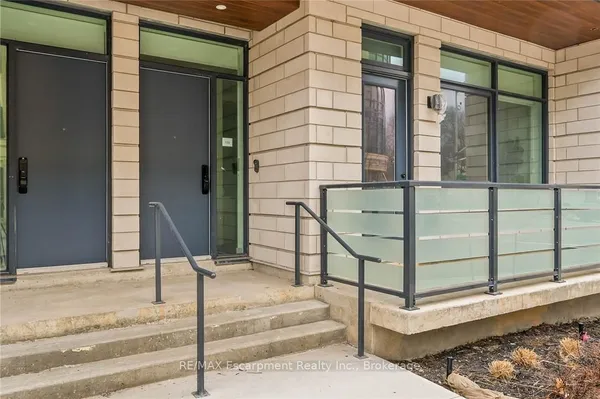123 Maurice Drive — photo 2