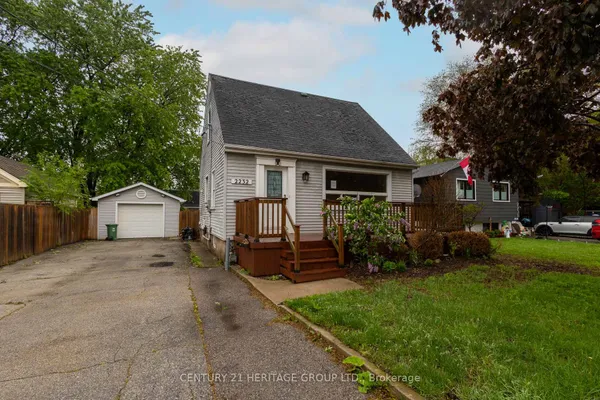 2232 Queensway Drive — photo 2