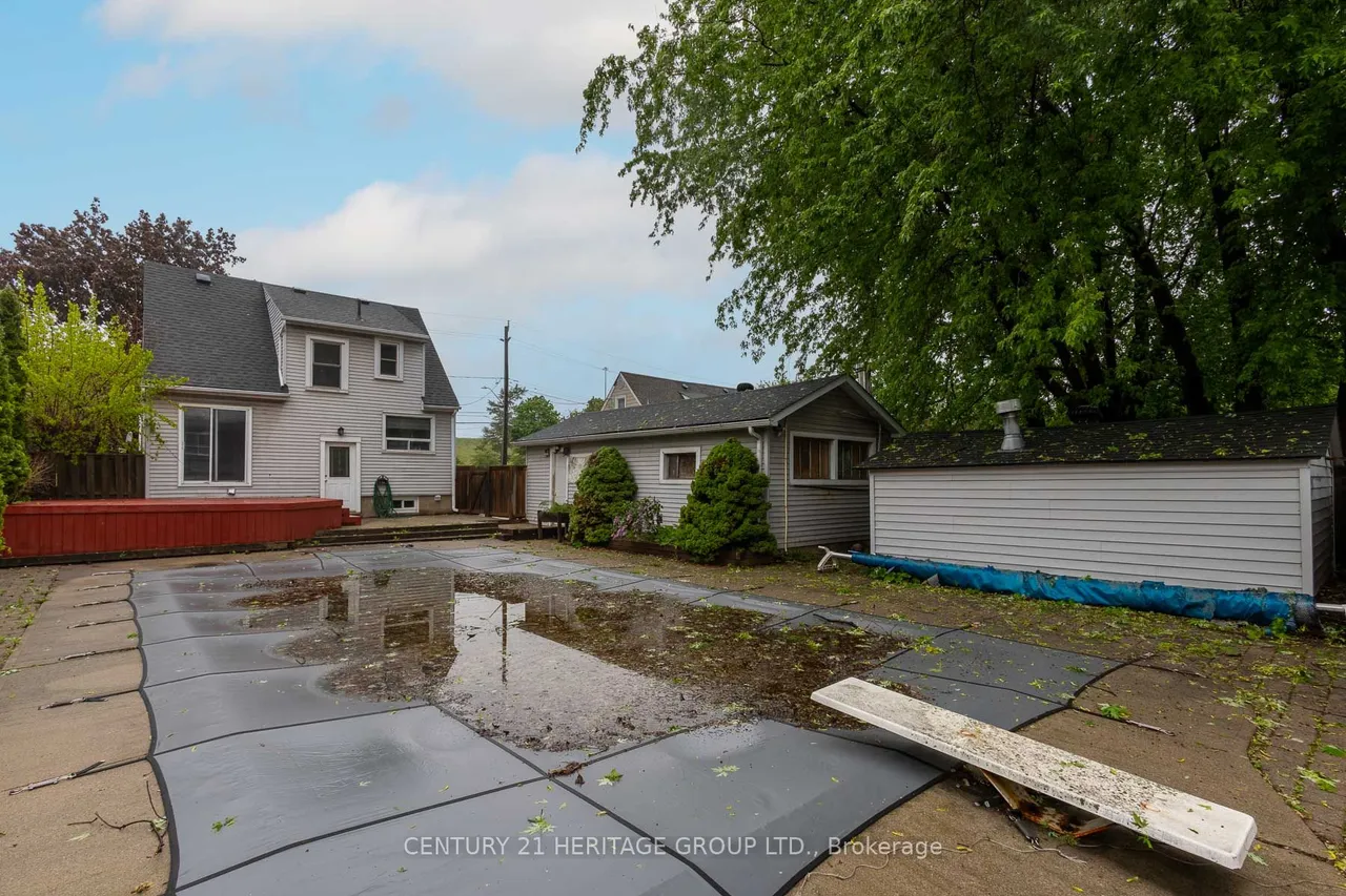 2232 Queensway Drive — photo 21