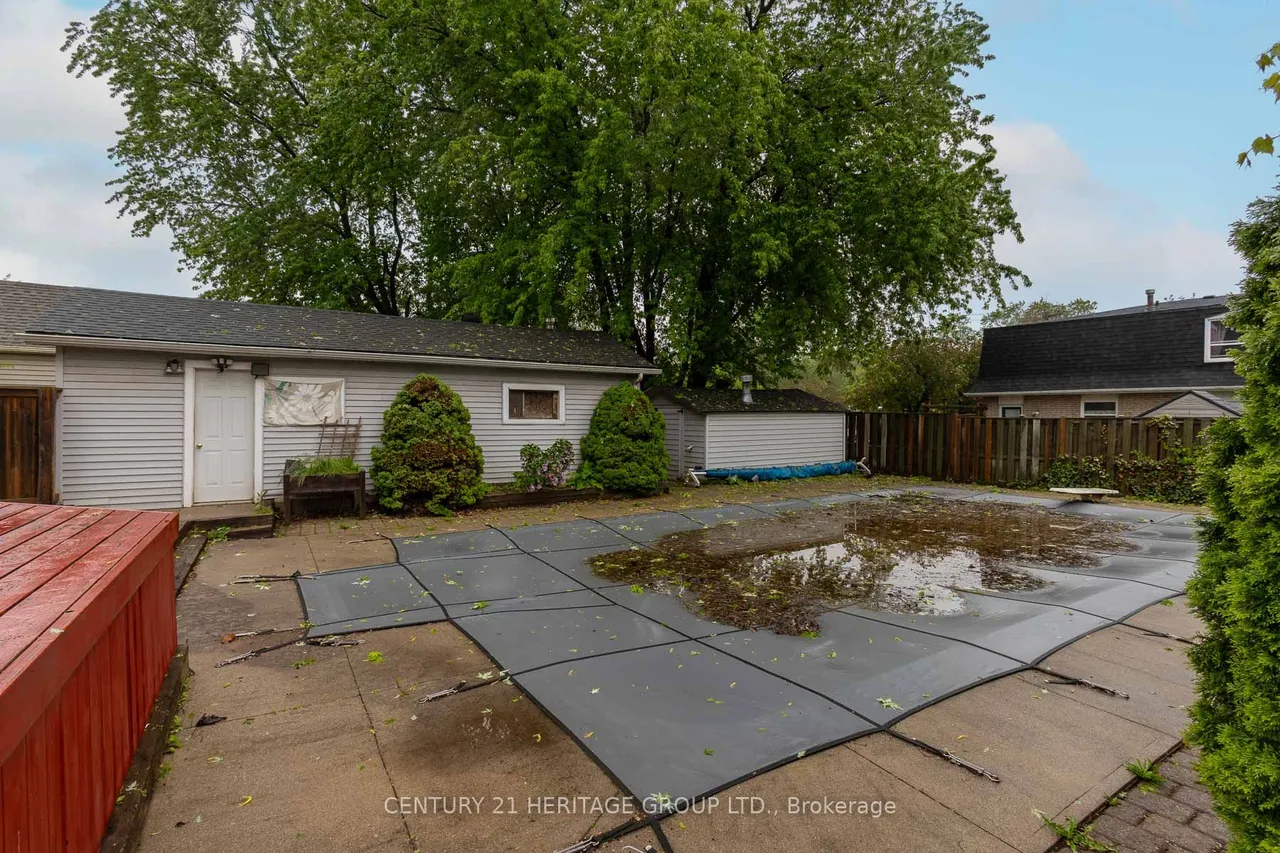 2232 Queensway Drive — photo 20