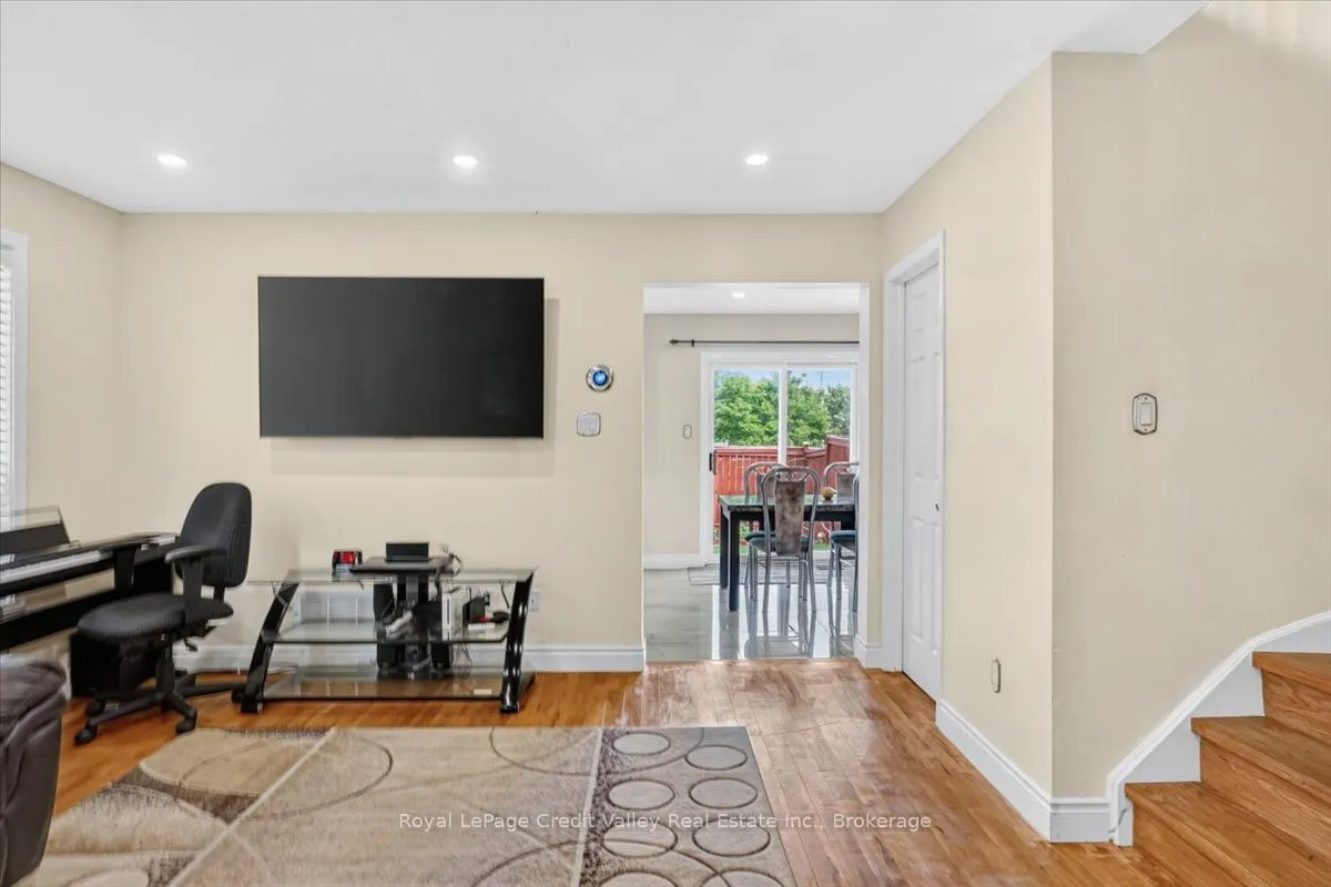 43 Coppermill Drive — photo 3