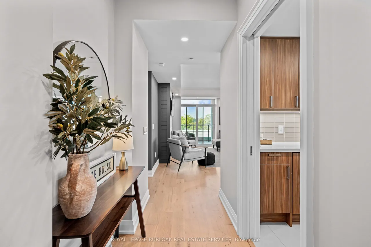 11 Bronte Road — photo 3