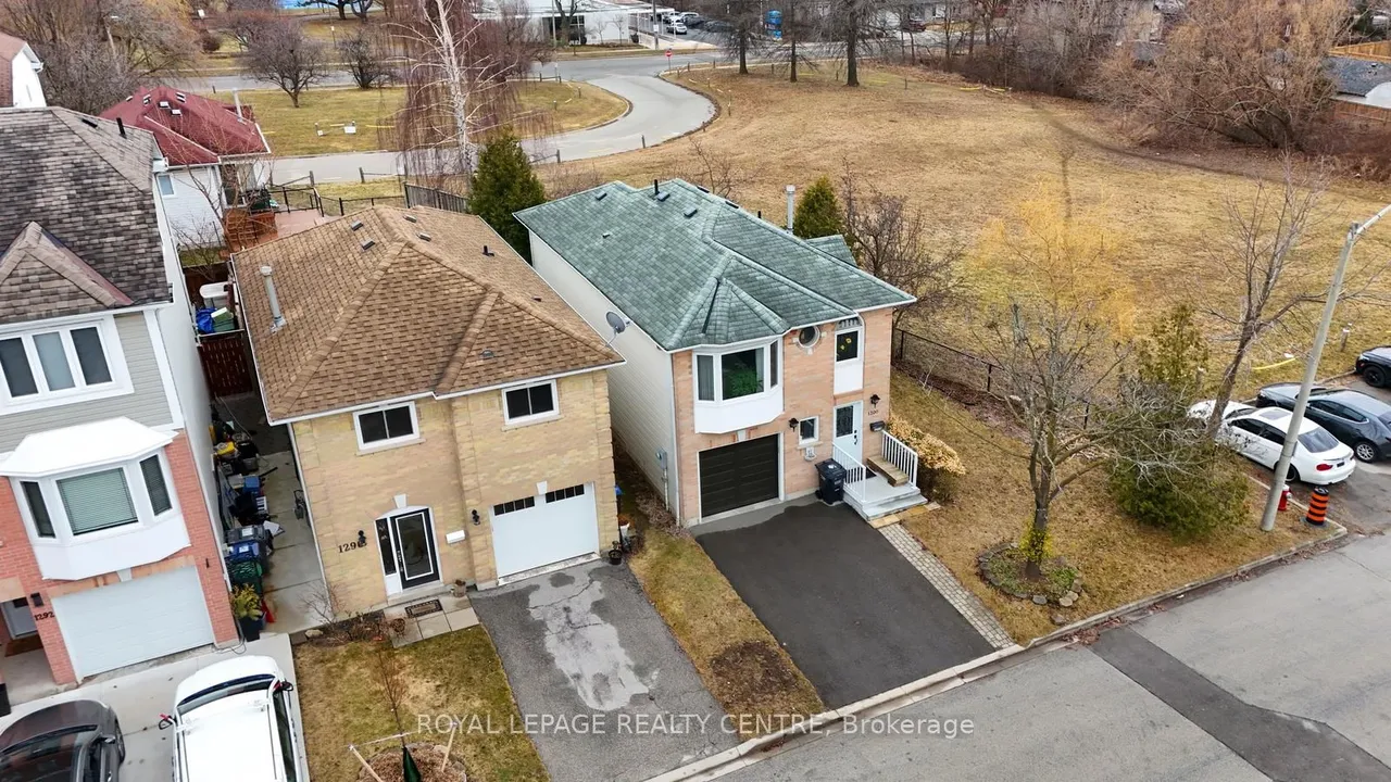 1296 Woodhill Court — photo 3