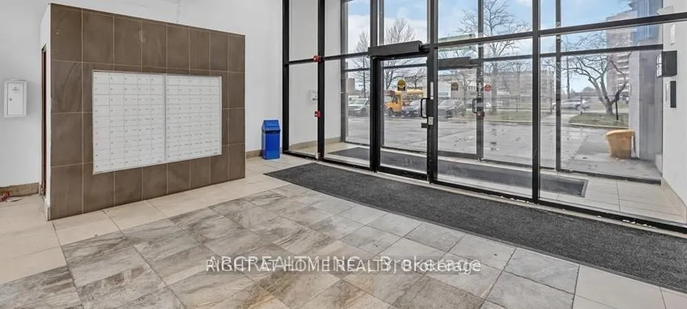 4673 Jane Street, Unit 811 — photo 2