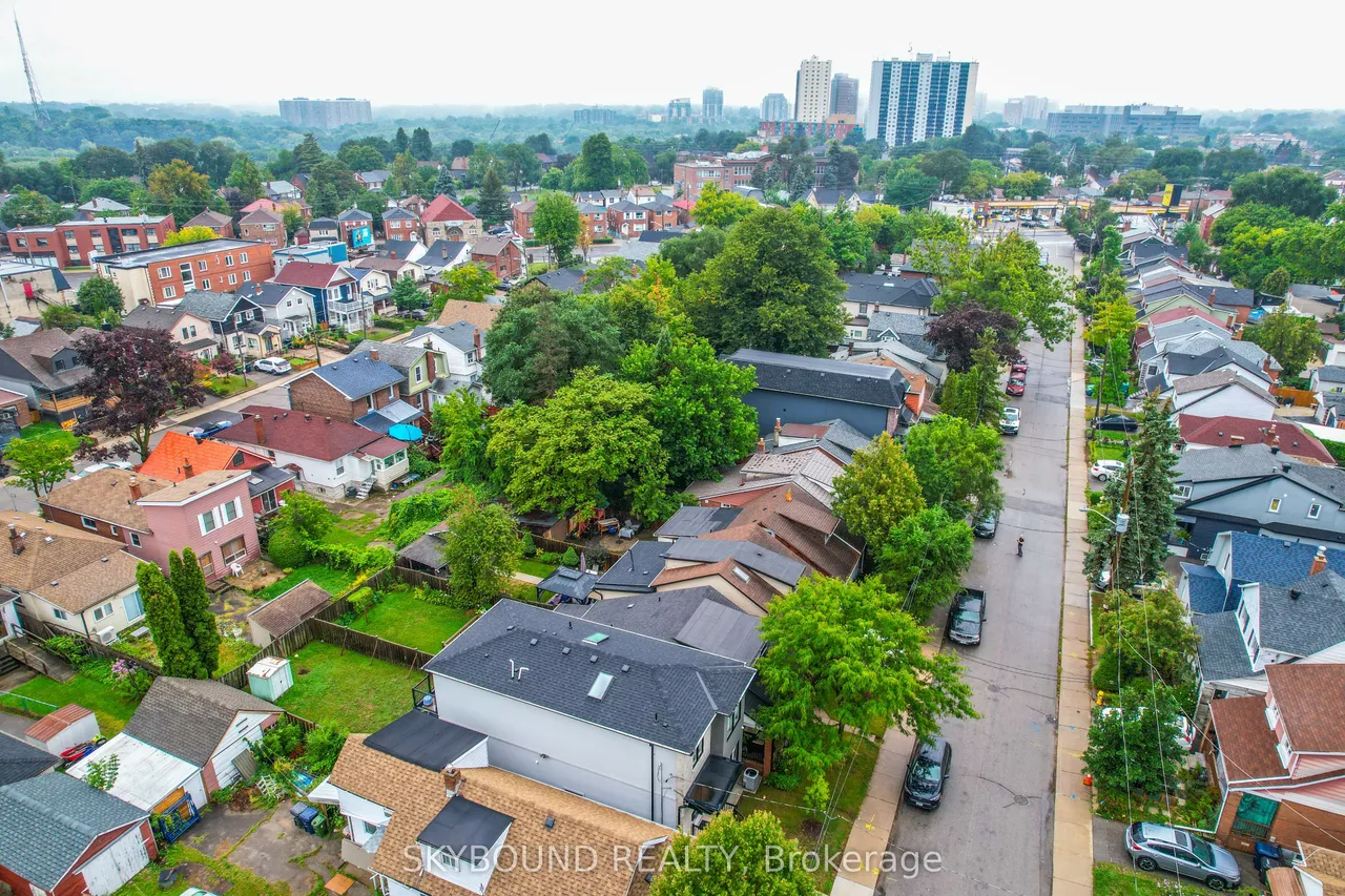 43 Craydon Avenue — photo 3