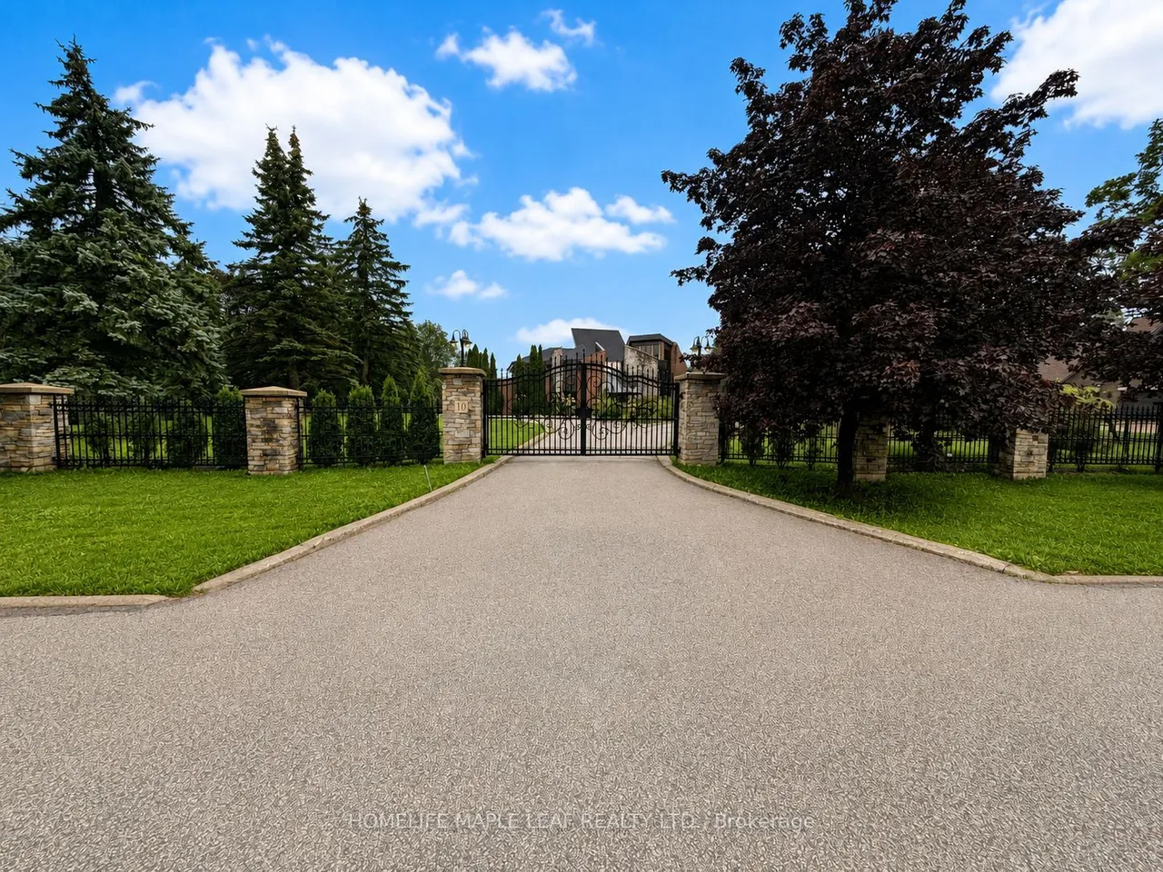 10 Edgeforest Drive