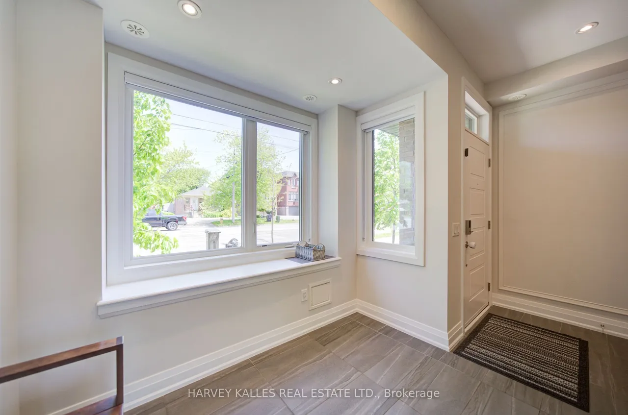 1130A Islington Avenue — photo 3