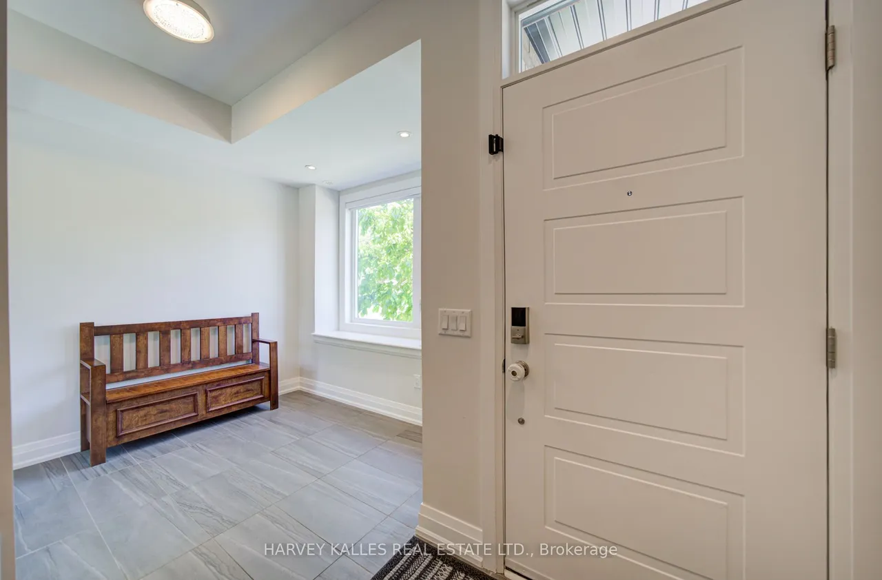 1130A Islington Avenue — photo 2