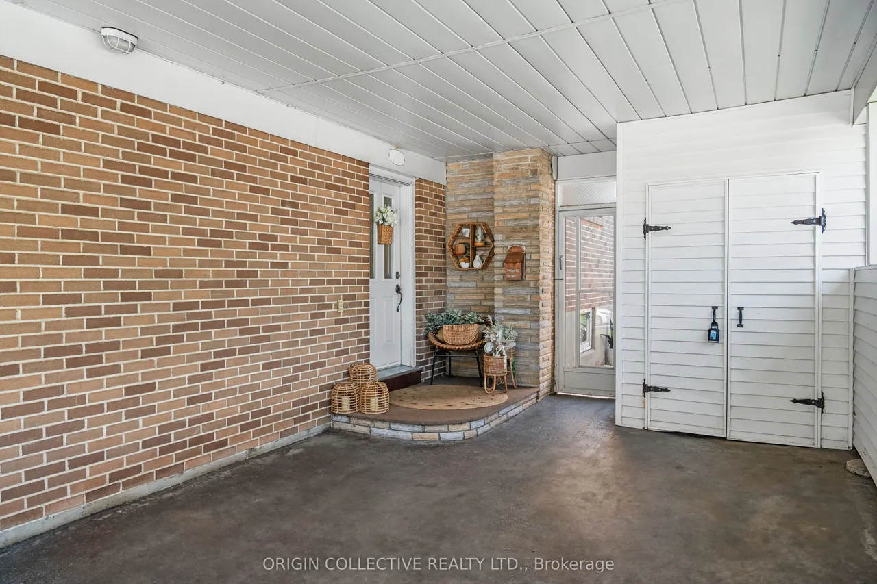 983 Parthia Crescent — photo 3
