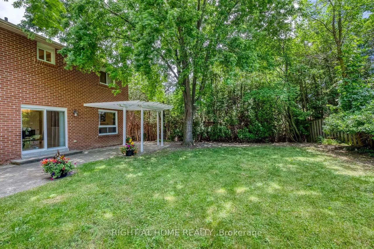 1025 Vanier Drive — photo 38