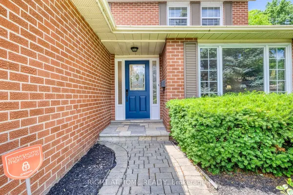 1025 Vanier Drive — photo 2