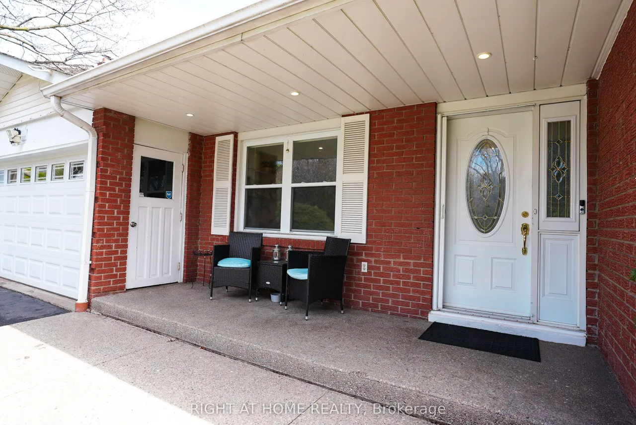 1266 Lakeview Drive — photo 3