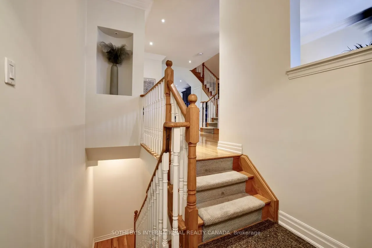 112 Waterside Drive — photo 3